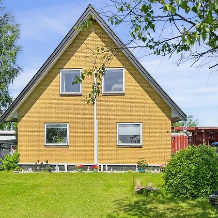 Lacey - 4km From The Sea By Interhome